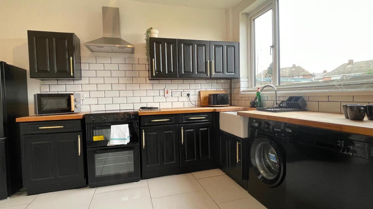 Fully Serviced Three Bed House In Durham Esterno foto