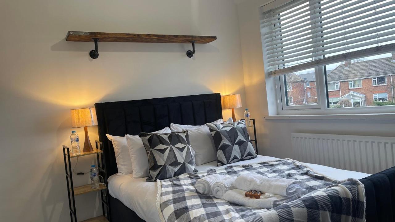 Fully Serviced Three Bed House In Durham Esterno foto